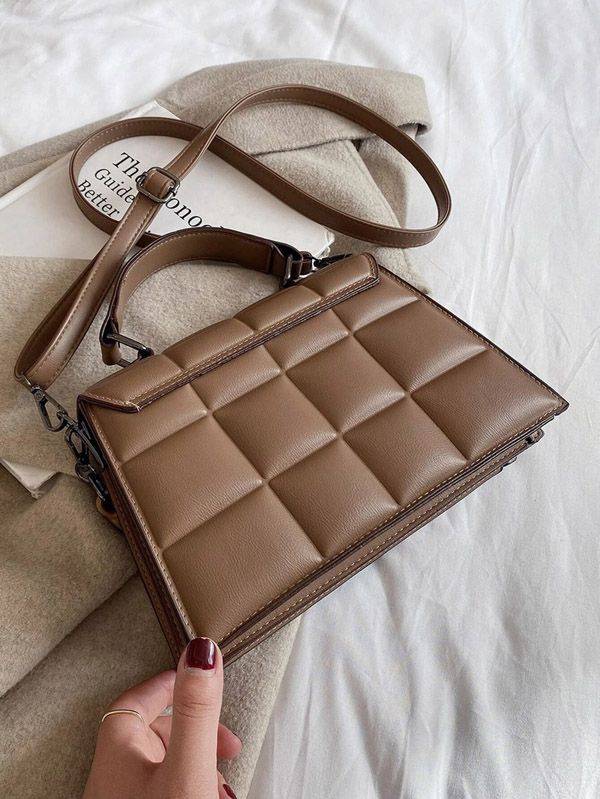 Eira (恵) - Modern Warmth