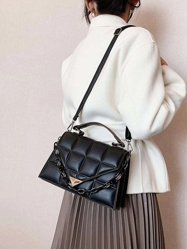 Eira (恵) - Modern Warmth